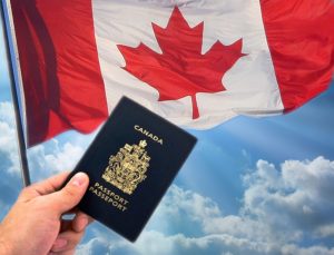 ویزای اقامت دائم کانادا نشان دهنده واجد شرایط بودن فرد برای اقامت حداقل 5 سال در کانادا است.